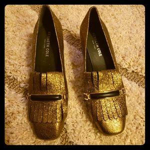 Kenneth Cole gold crackled leather shoes